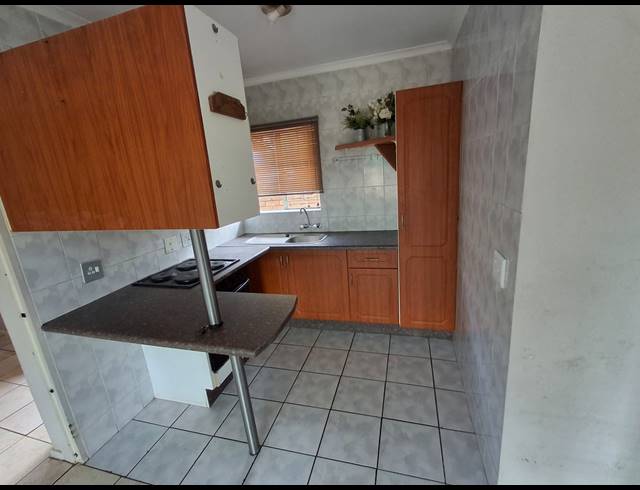 3 BEDROOM TOWNHOUSE FOR SALE IN SAFARI GARDENS